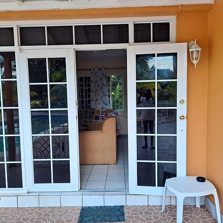Chaudhry Holiday House Монтего Бей Екстериор снимка